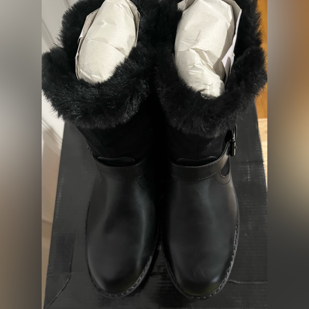 Boots - Picture 2 of 8
